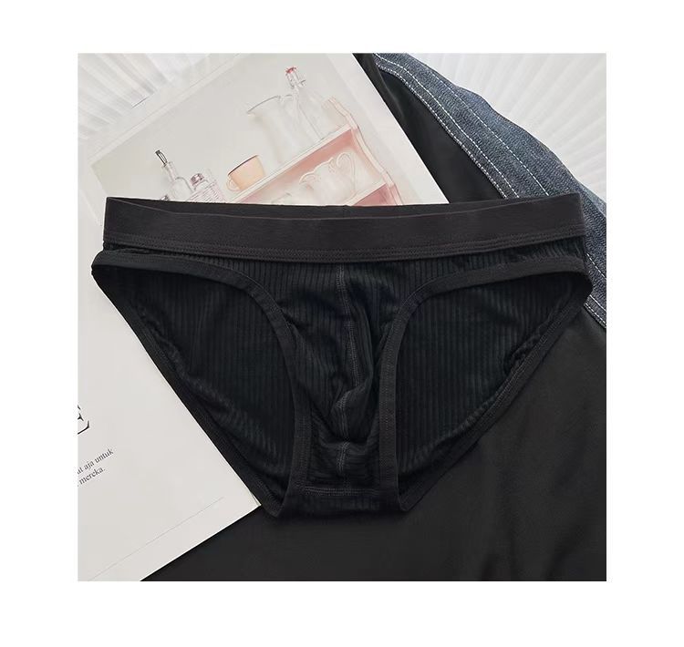 Men's threaded fabric comfortable and breathable sexy underwear big bag U convex solid color simple briefs